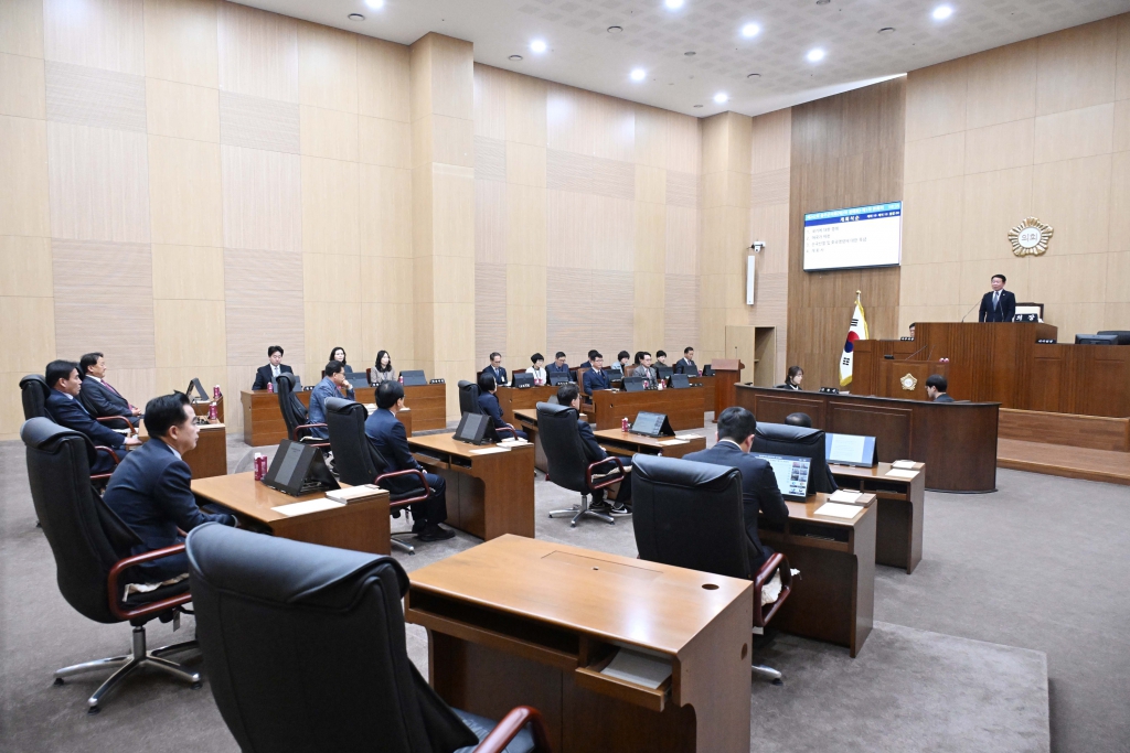 제242회 제2차 정례회 제1차 본회의 이미지(2)