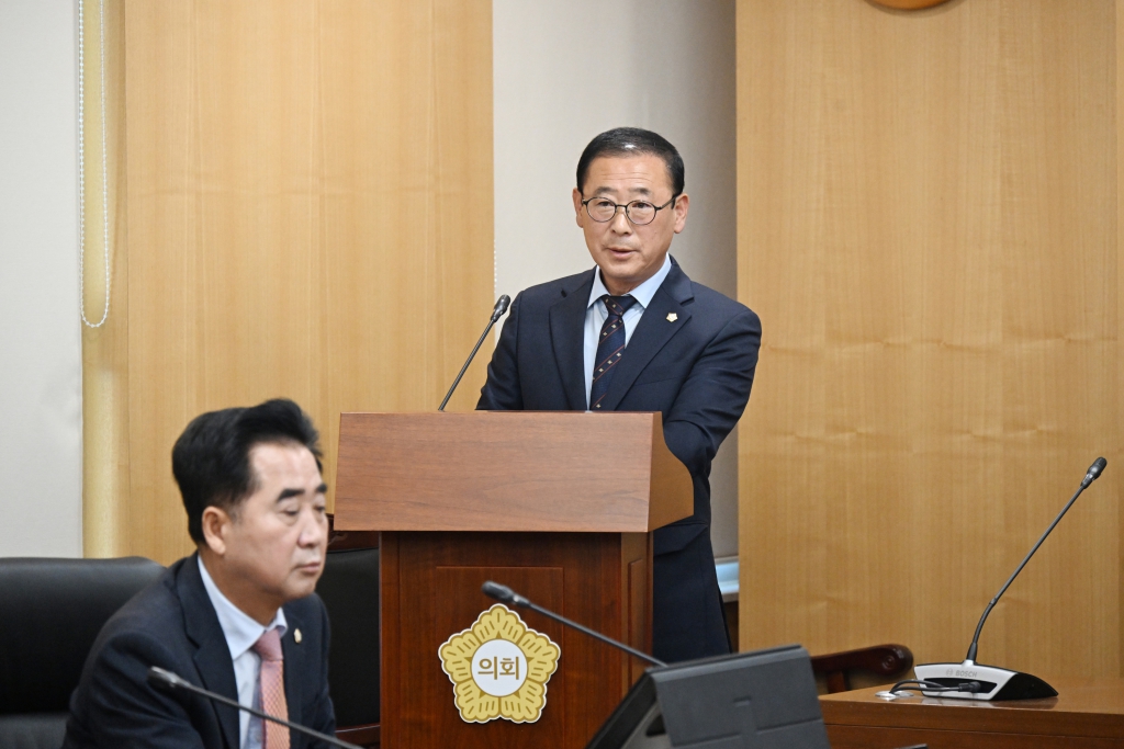 제242회 제2차 정례회 제1차 의회운영위원회 이미지(4)