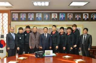 울주군 볼링선수단 내방 대표이미지